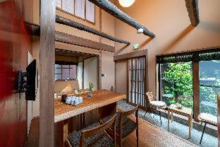 Hinaya Gojo Apartment