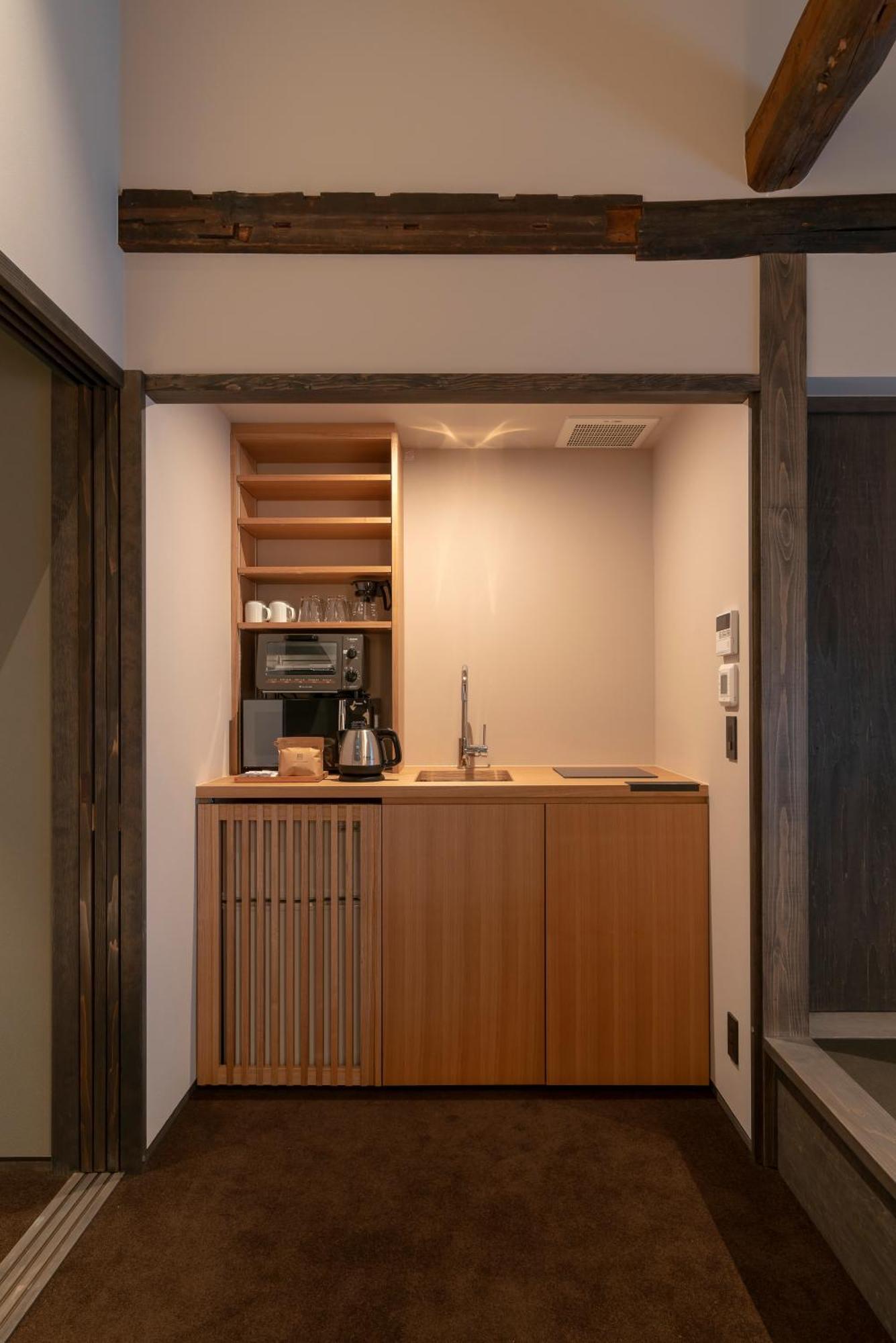 Hinaya Gojo Apartment *